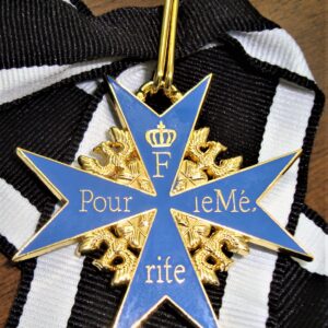Pour le Mérite center loop with Prussian ribbon with ties
